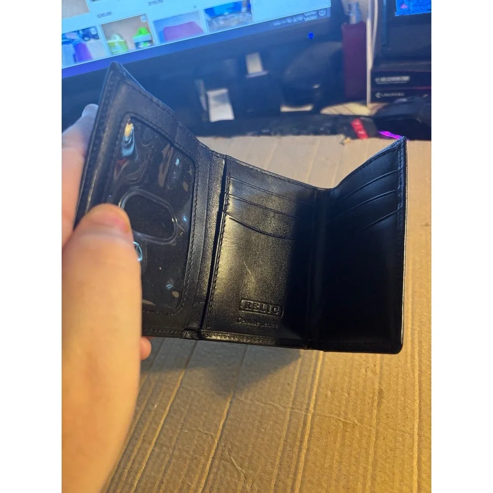 VINTAGE~RELIC~Men's Bifold Black Leather Wallet Cards/ Bills /Slide/Logo NWT
